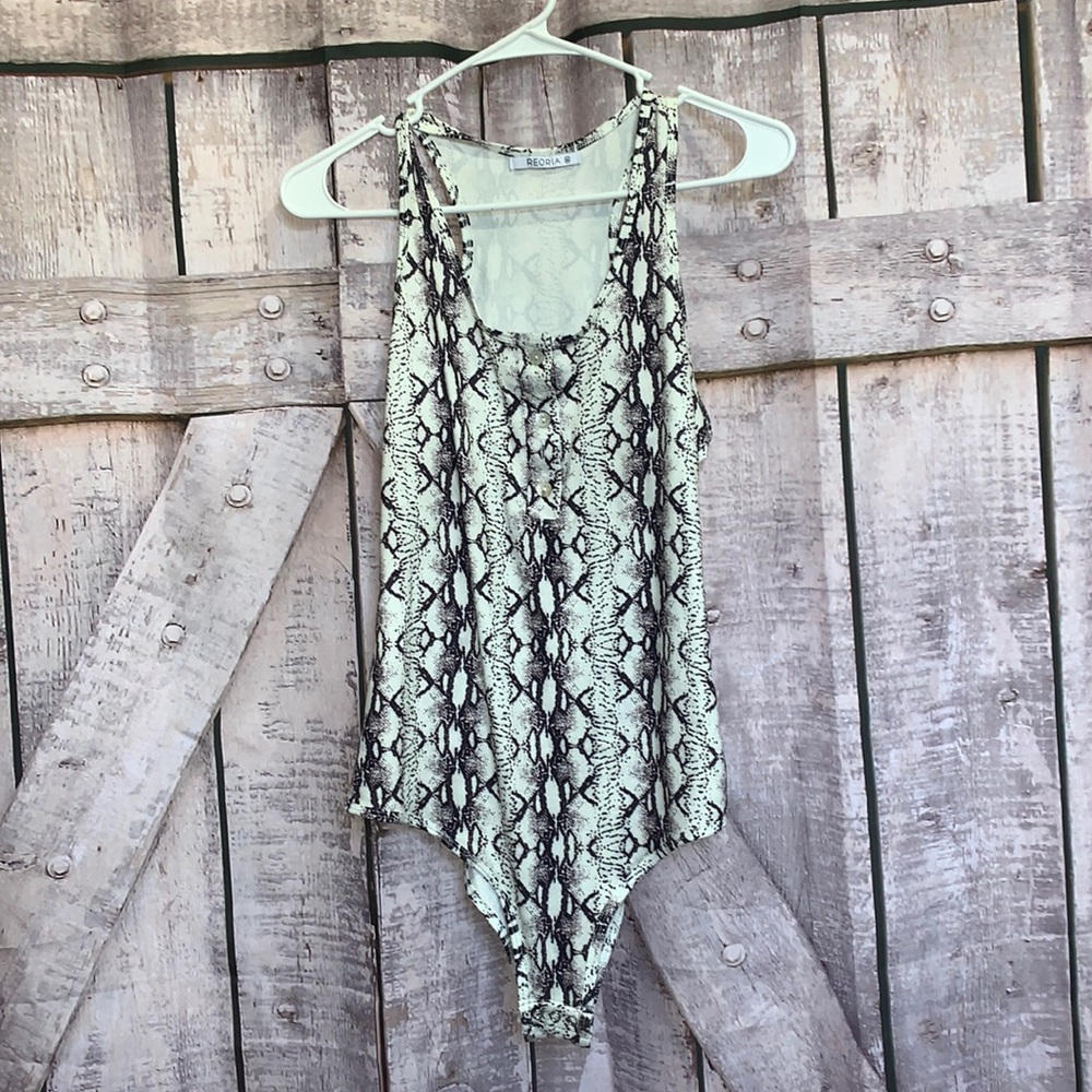 bodysuit size medium